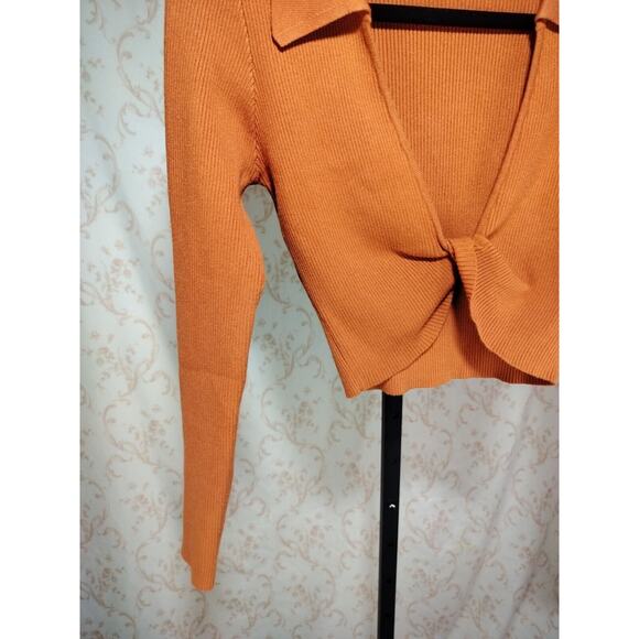 Women's Collared Deep Plunge Twist Crop Top Long Sleeve Sweater, Size Large - Picture 11 of 13